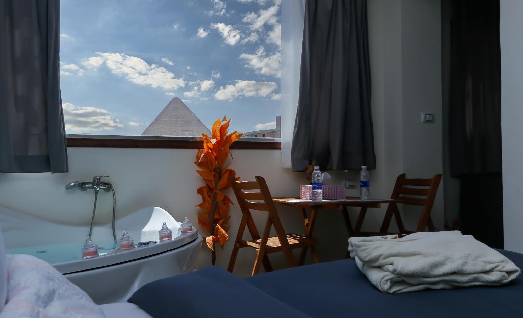 Luxury Panoramic Pyramids & Jacuzzi Inn Cairo Ngoại thất bức ảnh